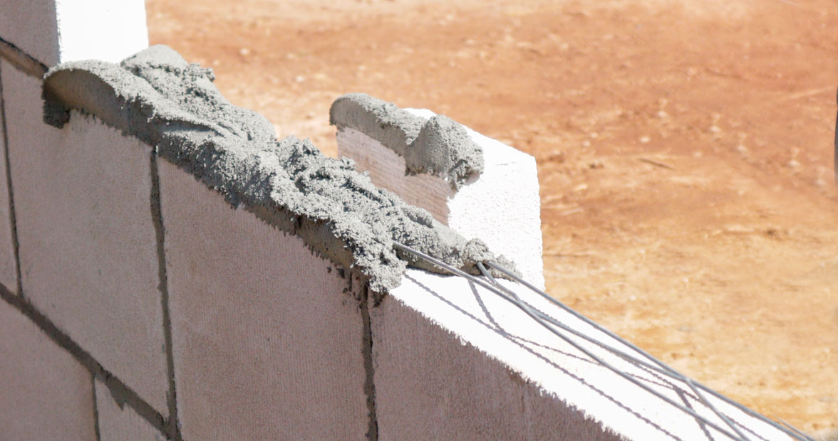 Vista da execução da estrutura de concreto armado do primeiro pavimento